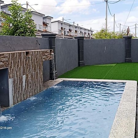 Rania Homestay With Private Pool Seri Iskandar Perak Near Utp Uitm Kampong Bota Road Екстериор снимка
