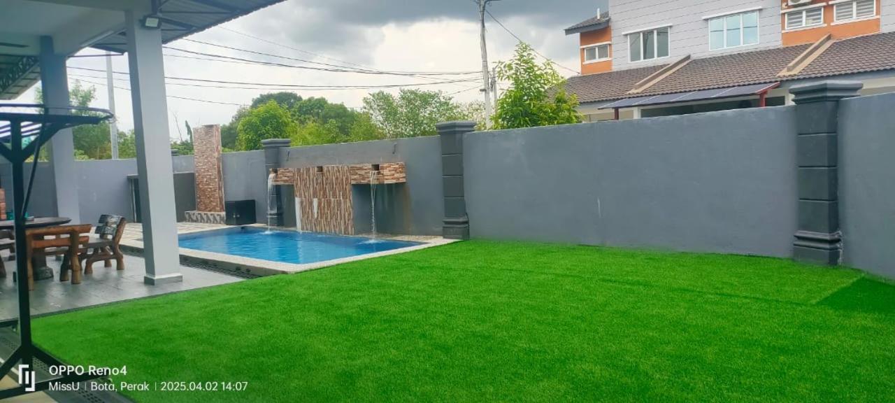 Rania Homestay With Private Pool Seri Iskandar Perak Near Utp Uitm Kampong Bota Road Екстериор снимка